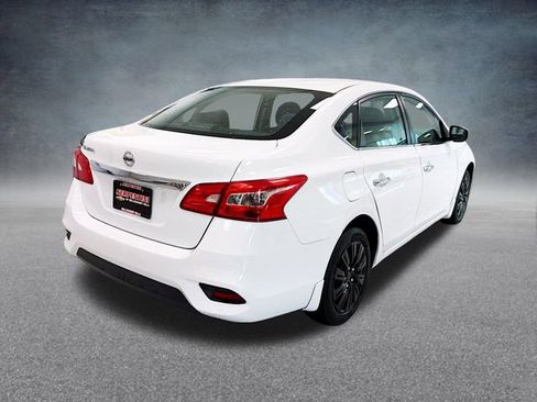 Used 2017 Nissan Sentra S image 6
