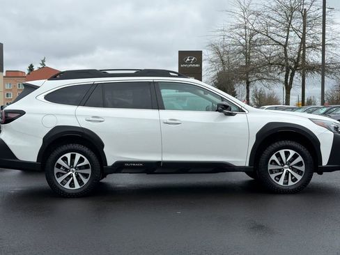 Used 2024 Subaru Outback Premium image 3