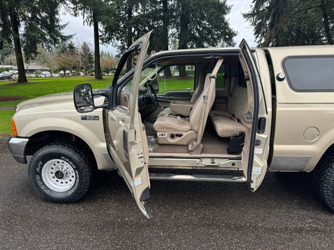 Used 2000 Ford F350 XLT image 16