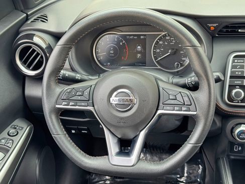 Used 2020 Nissan Kicks SR FWD image 17