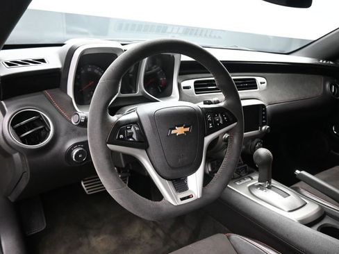 Used 2015 Chevrolet Camaro ZL1 RWD image 15