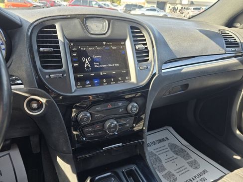 Used 2019 Chrysler 300 S image 15