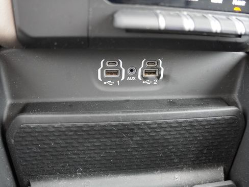 Used 2021 RAM 1500 Laramie AWD/4WD image 30