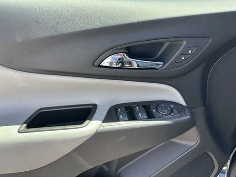 Certified 2023 Chevrolet Equinox LT FWD image 17