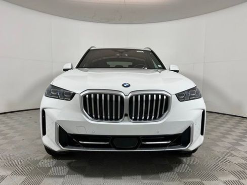 Used 2026 BMW X5 xDrive40i w/ Parking Assistance Package AWD/4WD image 2