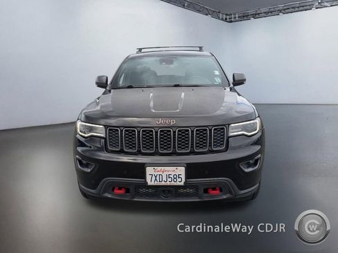 Used 2017 Jeep Grand Cherokee Trailhawk w/ Trailhawk Luxury Group AWD/4WD image 8