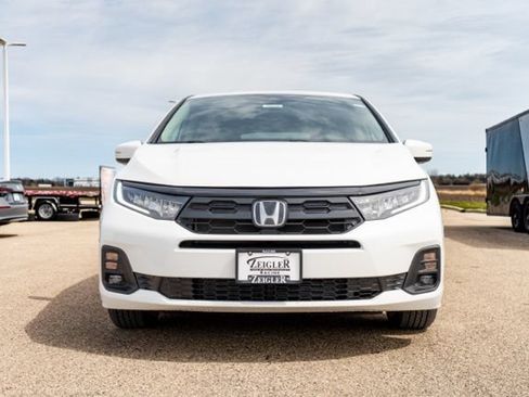 Used 2024 Honda Odyssey EX-L image 2