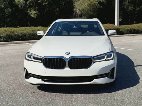 Used 2023 BMW 530i w/ Premium Package image 3
