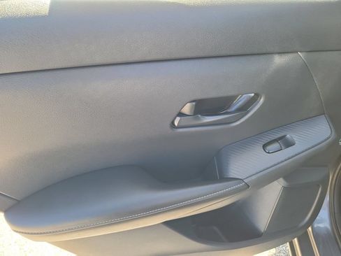 Used 2025 Nissan Sentra S FWD image 12