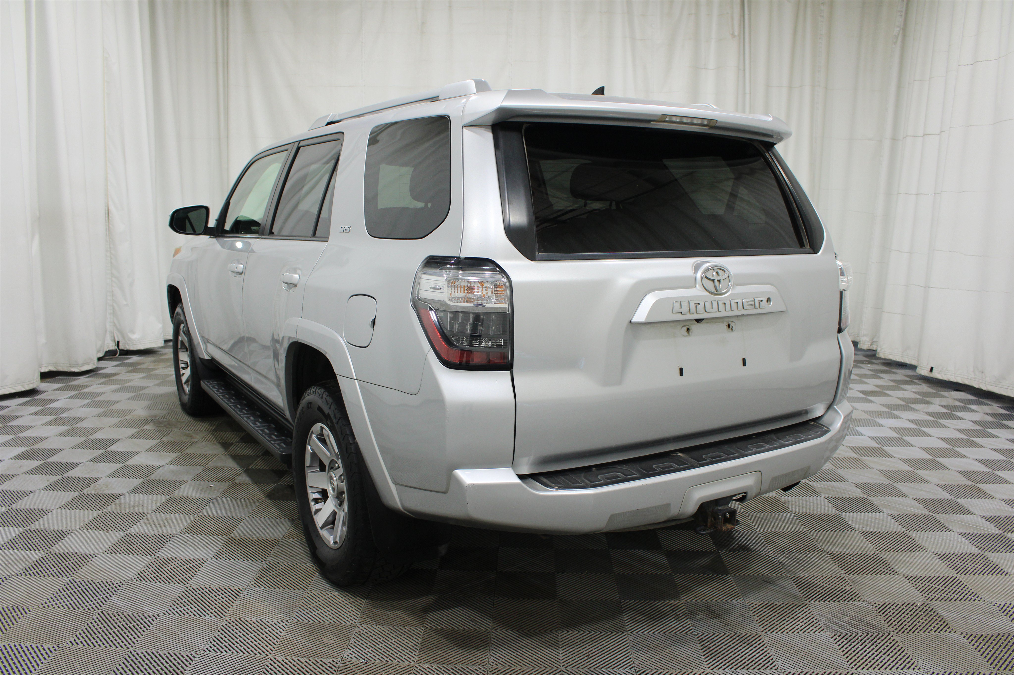 Used 2014 Toyota 4Runner SR5 AWD/4WD image 32