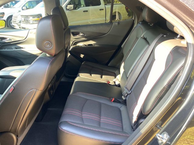 Used 2022 Chevrolet Equinox RS w/ Infotainment Package FWD image 9