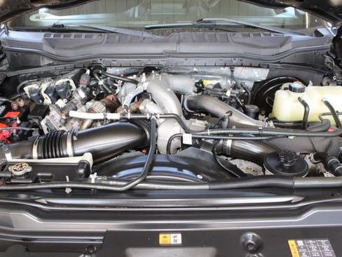 Used 2022 Ford F250 Lariat w/ Tremor Off-Road Package image 34