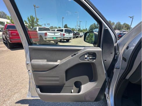 Used 2018 Nissan Frontier SV RWD image 13