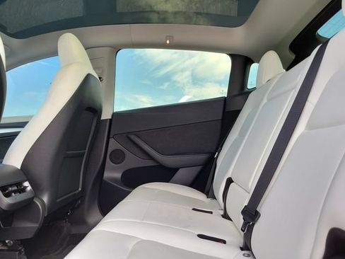 Used 2023 Tesla Model Y Long Range AWD/4WD image 11