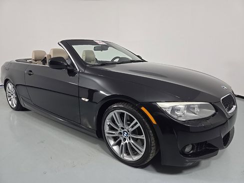 Used 2013 BMW 335i Convertible image 15