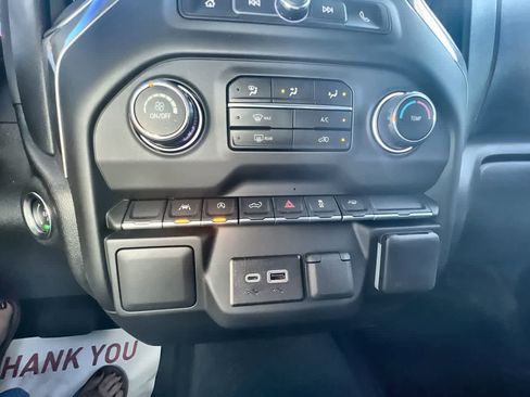 Used 2025 Chevrolet Silverado 1500 Custom image 17