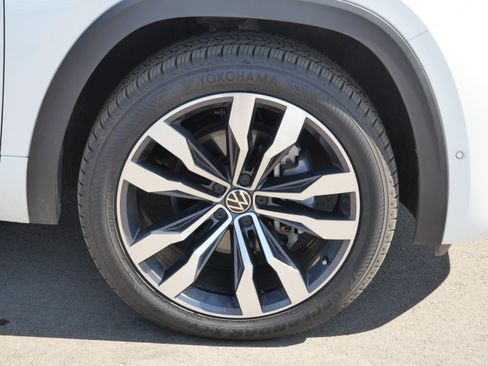 Certified 2022 Volkswagen Atlas Cross Sport SEL Premium R-Line image 15