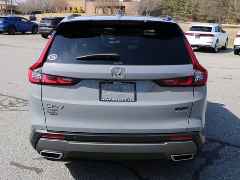 Used 2024 Honda CR-V Sport Touring image 4