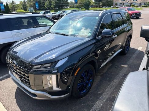 Used 2023 Hyundai Palisade Limited w/ Cargo Package AWD/4WD image 3