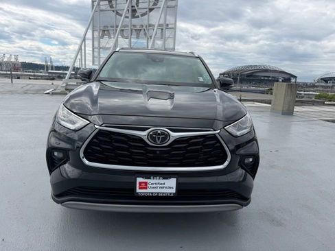 Certified 2024 Toyota Highlander Platinum AWD/4WD image 4