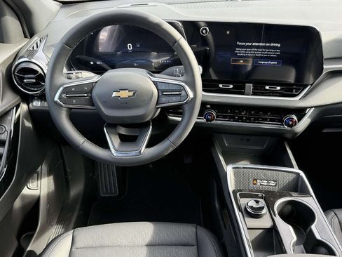 New 2026 Chevrolet Equinox LT w/ Convenience Package II image 8