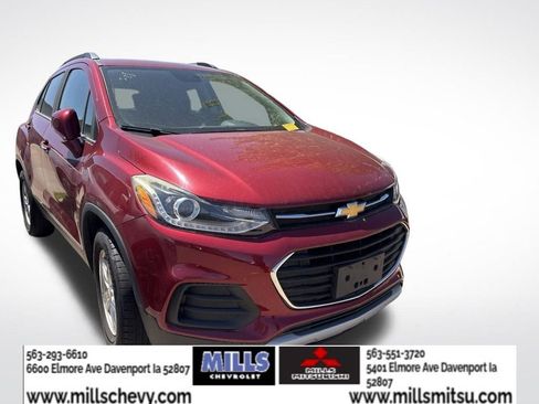 Used 2018 Chevrolet Trax LT w/ LT Convenience Package FWD image 2