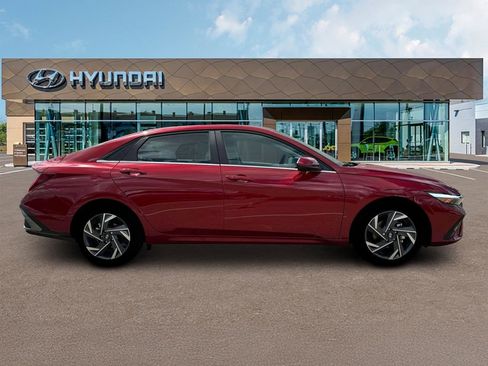 New 2025 Hyundai Elantra SEL FWD image 9