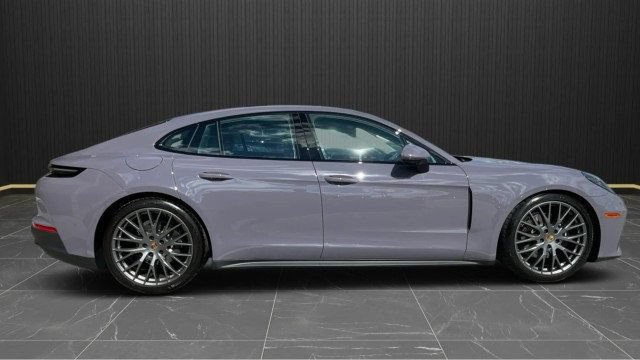 Used 2025 Porsche Panamera 4 w/ Premium Package AWD/4WD image 2
