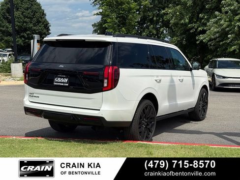 Used 2026 Ford Expedition Platinum w/ Stealth Performance Package AWD/4WD image 7