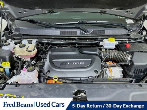 Used 2022 Chrysler Pacifica Touring-L w/ S Appearance Package image 32