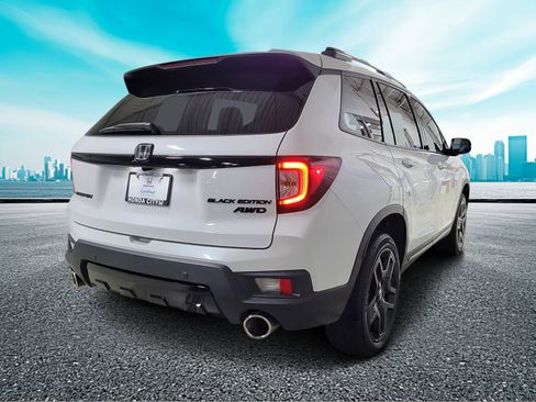Used 2025 Honda Passport Black Edition image 3