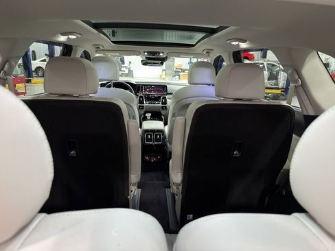 Used 2023 Kia Sorento SX image 10