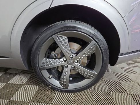 Used 2023 Genesis GV70 2.5T w/ Sport Prestige Package image 18