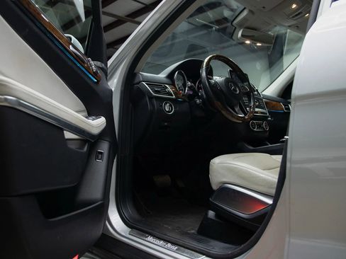 Used 2017 Mercedes-Benz GLS 550 4MATIC image 20