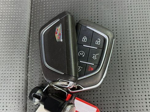 Used 2024 Cadillac Escalade ESV Premium Luxury image 25