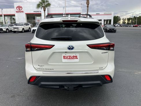 Certified 2020 Toyota Highlander XLE FWD image 4