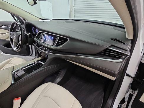 Used 2023 Buick Enclave Essence w/ Sport Touring Edition FWD image 38