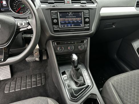 Used 2021 Volkswagen Tiguan S image 28