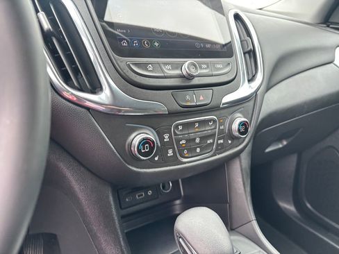 Used 2023 Chevrolet Equinox LT image 17