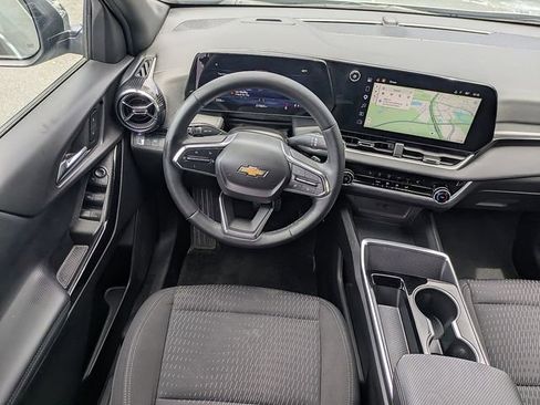Used 2025 Chevrolet Equinox LT FWD image 14