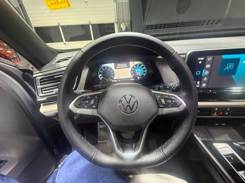 Used 2024 Volkswagen Atlas Cross Sport SEL Premium R-Line image 9