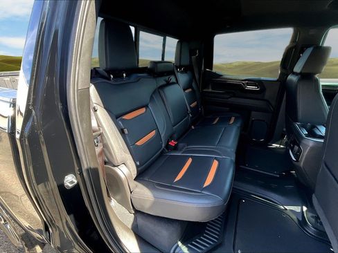 Used 2023 GMC Sierra 1500 AT4 w/ AT4 Preferred Package image 17