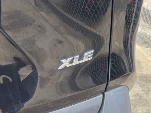 Used 2022 Toyota RAV4 XLE FWD image 10