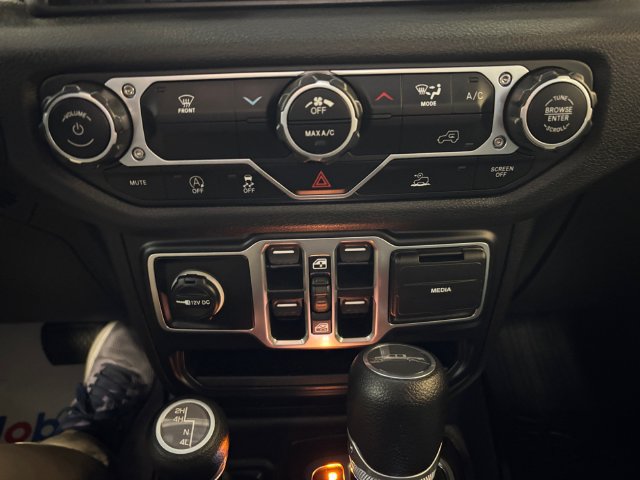 Used 2025 Jeep Gladiator Sport AWD/4WD image 21