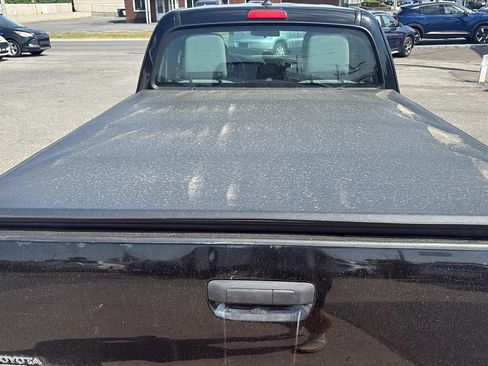 Used 2015 Toyota Tacoma 4x4 Access Cab V6 w/ SR Package image 10