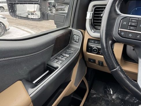 Certified 2023 Ford F350 Lariat w/ Chrome Package image 28