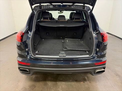 Used 2016 Porsche Cayenne w/ Premium Package image 10