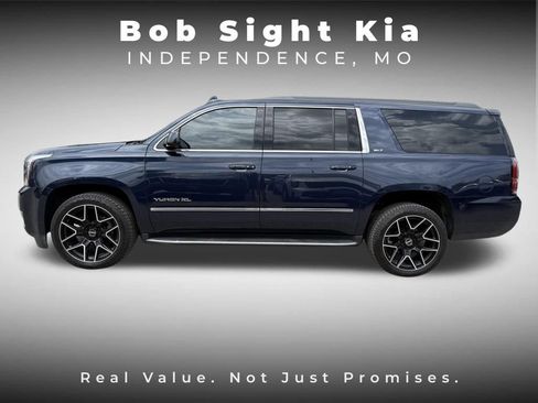 Used 2017 GMC Yukon XL SLT w/ Premium Edition AWD/4WD image 6