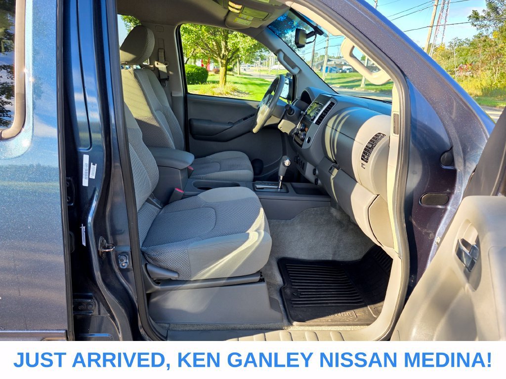 Used 2013 Nissan Frontier SV w/ SV Value Truck Pkg AWD/4WD image 20