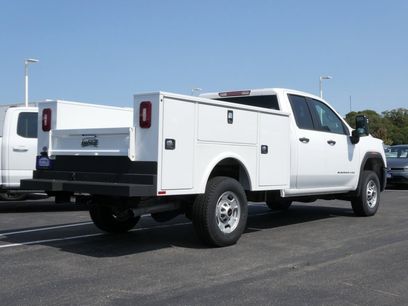 New 2024 GMC Sierra 2500 Pro w/ Convenience Package